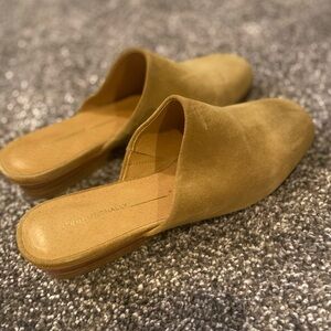 Intentionally Blank chartreuse suede mules! Gorgeous! Worn once! Like new! Sz 7!